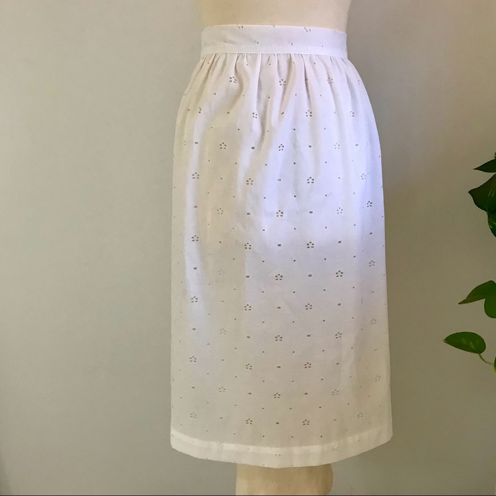 True Vintage Cottagecore White Eyelet Lace Apron